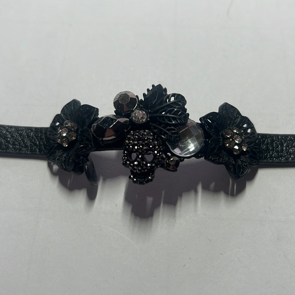 Betsey Johnson blackout leather bracelet skull nwot rare